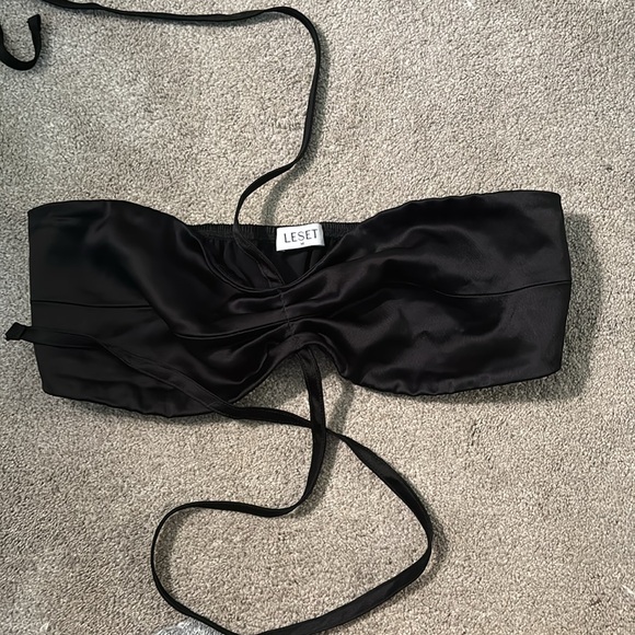 Leset bard bandeau.
Sold out in store
Can be worn as a swim top
Silk. - Picture 4 of 6